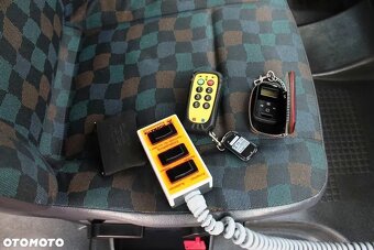 Auto pre vozičkárov s rampou s ručným ovládaním - 7