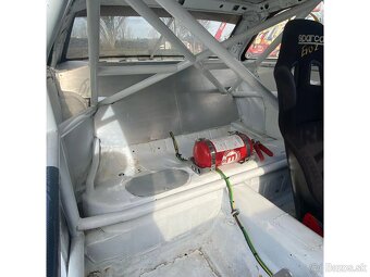 BMW E30 325i race car - 7