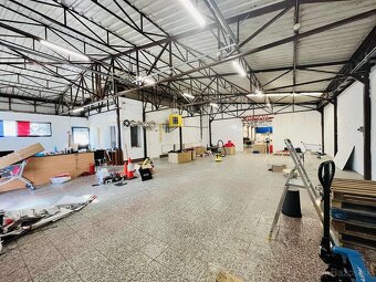 Na prenájom murovaný obchodno-skladový priestor s výmerou 40 - 7