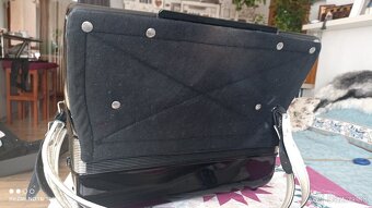 Predám kvalitný akordeón hohner atlantic 4 de luxe - 7