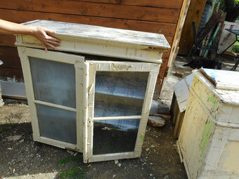 starožitný kredenc na zrekonštruovanie - 7