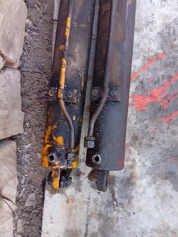 Predám tieto 2 dvojčinné rovnaké piestnice - 7