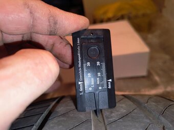 Predám pneumatiky 235/55R18 - 7