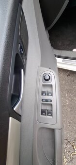 Seat Alhambra 2.0 TDI CR DPF DSG 7miest - 7