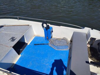 Predám motorový čln, s mot. Suzuki 15/20 hp - 7