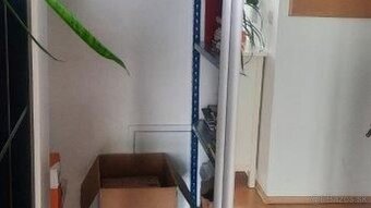 Kancelárske priestory s vysokými stropmi a súkromným dvorom - 7
