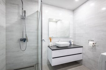 Predaj 3 izbového veľkometrážneho bytu na Nábrežnej ulici - 7