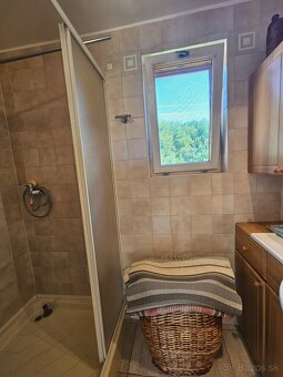 Rodinný dom s krásnym 1200m2 slnečným pozemkom - 7