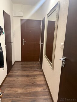 Velky 2 izbovy byt ul. M.R.Stefanika Levice - 7