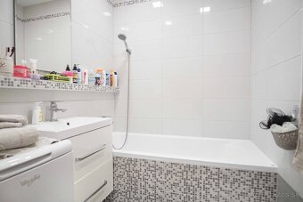 Veľký 3-izbový byt s loggiou vo vyhľadávanej lokalite, Hurba - 7