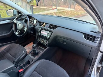 ŠKODA OCTAVIA SCOUT 2.0 TDI 110kW 4x4 - 7