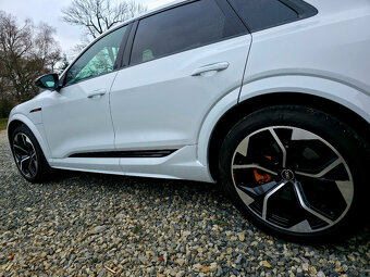 Audi E-tron S 370 kW, 37000 km, odpočet DPH. - 7