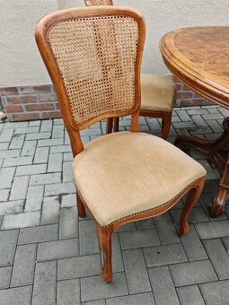 Jedálensky stôl a 4 stoličky - 7