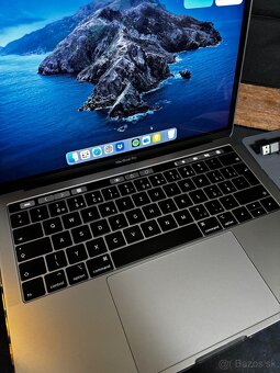 MacBook Pro 13” (128 GB / 8 GB RAM) Touch Bar - 7