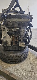 Holomotor 1.9 tdi 77kw Volkswagen koncern - 7