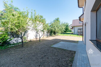 EXKLUZÍVNE NA PREDAJ KOMFORTNÝ 5-IZBOVÝ RODINNÝ DOM V MODRE - 7