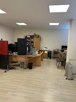 Klimatizované kancelárie v širšom centre s parkovaním - 7