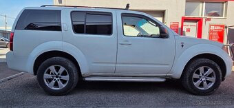 Nissan Pathfinder 2.5 dCi 4x4 - 7