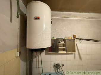Priestranný pozemok so starým rodinným domom na samote v o - 7
