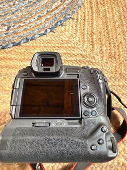 Canon EOS R + 85mm f1,2 1400€ spolu - 7