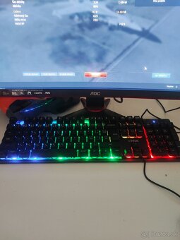 Predám staršiu hernú Pc zostavu cena zo všetkým cena 330€ - 7