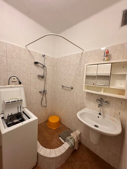 Predaj 3 izb byt v KE - Južná trieda, pôvodný stav, loggia - 7