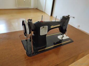 Šijací stroj MINERVA 123 - 7