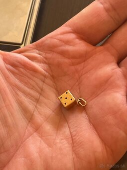 starozitny zlaty prívesok -hracia kocka - 7