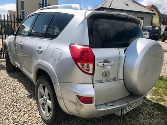Toyota RAV4 - 7