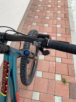 CTM RAPTOR 2.0 perleťová čierna / dúhová modrá, model 2021 - 7