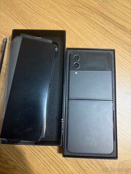 Samsung Galaxy Z Flip4 - 7