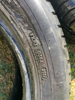 Predám letné pneu MICHELIN AGILIS 215/60R17 104/102 H - 7