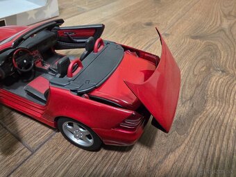 Mercedes Benz SLK Model 1:18 - 7