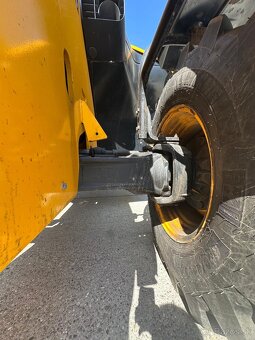 Teleskopický nakladač JCB 531-70 - 7