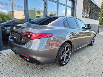 Alfa Romeo Giulia 2.2 JTDM Veloce AT AWD - 7