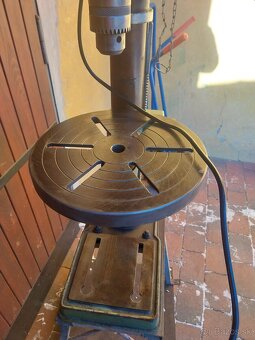 Stojanova vŕtačka 4 - 7