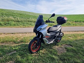Aprilia SRGT 125 - 7