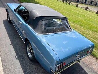 Ford Mustang Cabriolet z roku 1965 - 7