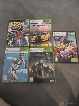 Xbox 360 + Kinect + 2 ovládače + 10 hier - 7