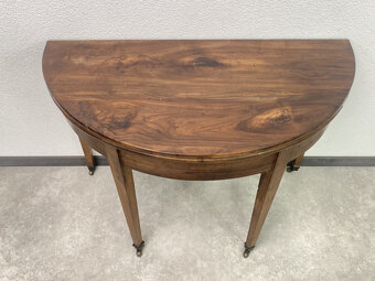 zaujímavé výklopné masívne okrúhle stoly - 7