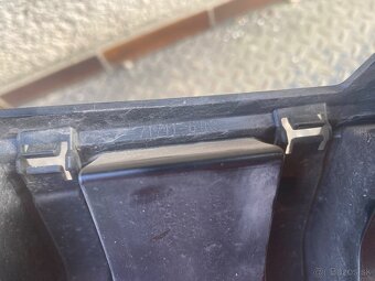 Suzuki SX4 S Cross predný grill - 7