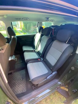 VW Sharan 2,0 tdi - 7