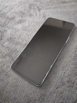 Honor Magic 4 lite 6/128 - 7