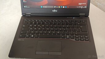 Predám notebook Fujitsu u747 - 7