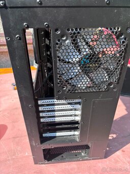 Fractal r5 ATX - 7
