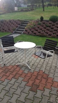 Predam set okruhly,sklapaci stol plus stolicky vhodny kde-ko - 7