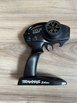 Traxxas Hoss - 7