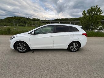 Hyundai i30 1.6crdi 81kw diesel - 7