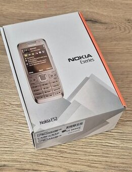 Nokia e52 - cierna - ako nova - 7