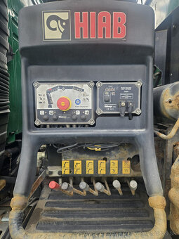 Volvo FM9 6x2 s hydr. ruk + hydr.čelo r.v.2003 - 7